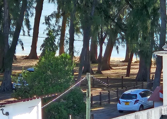 Cozy & Fully Equipped Apartment, 2Mins Walk To Flic-En-Flac Beach