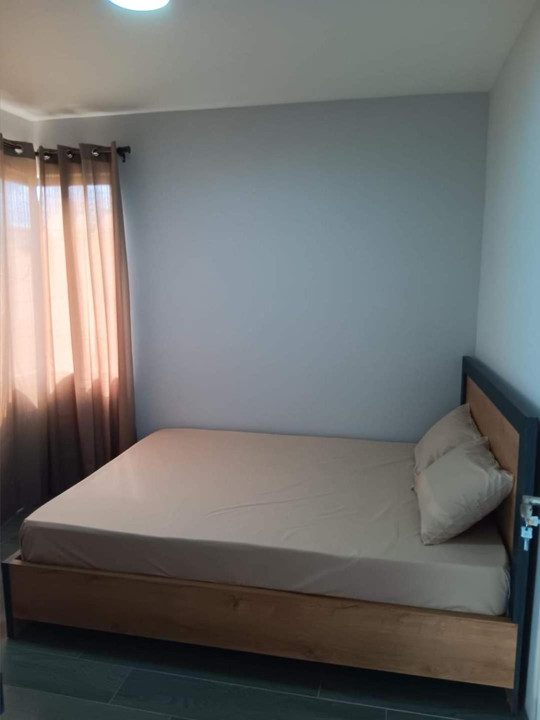 Cozy & Fully Equipped Apartment, 2mins Walk To Apartment *