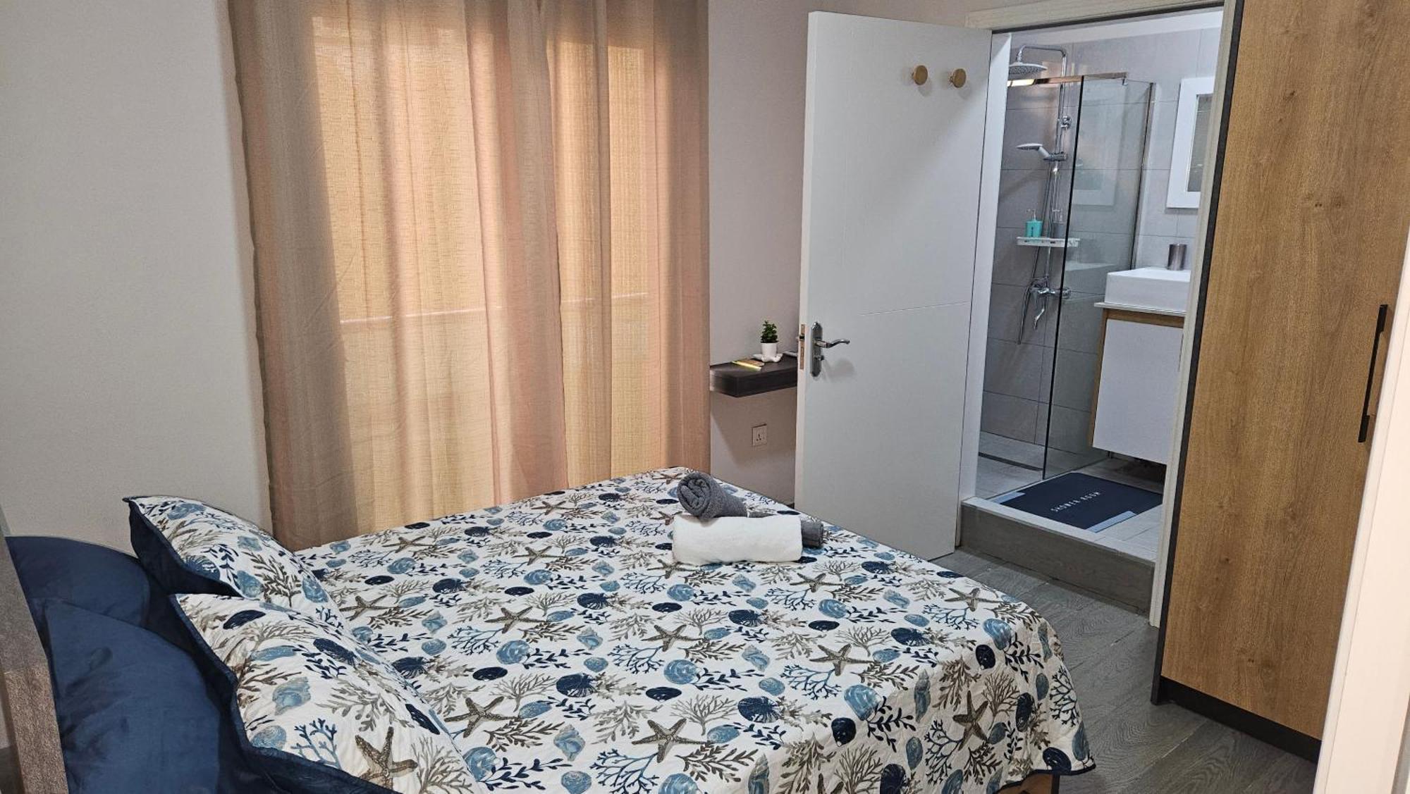 Cozy & Fully Equipped Apartment, 2mins Walk To Apartment *